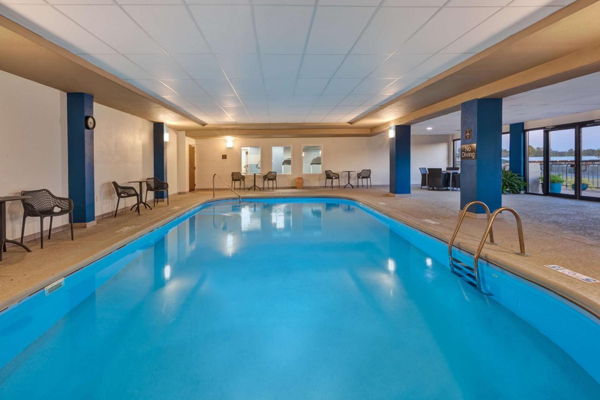 Hampton Inn Princeton Екстериор снимка