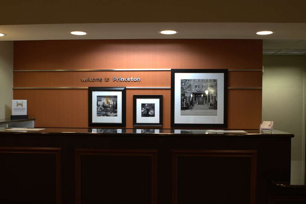 Hampton Inn Princeton Интериор снимка