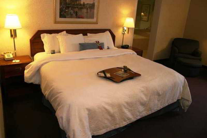 Hampton Inn Princeton Стая снимка