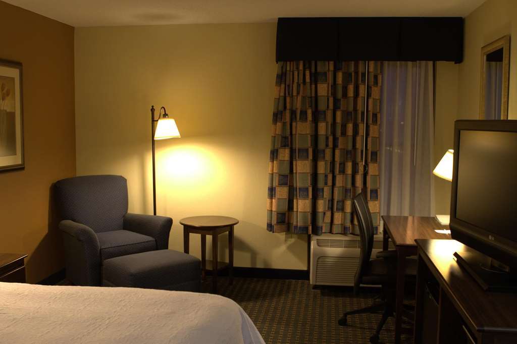 Hampton Inn Princeton Стая снимка